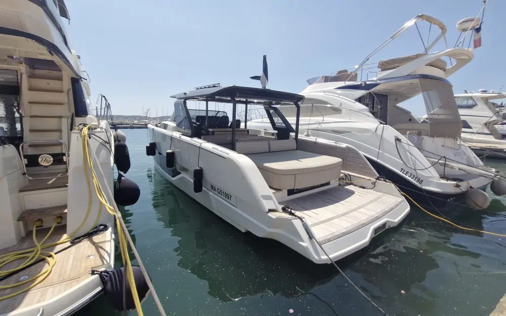 slider 23 Cranchi A46 Luxury Tender