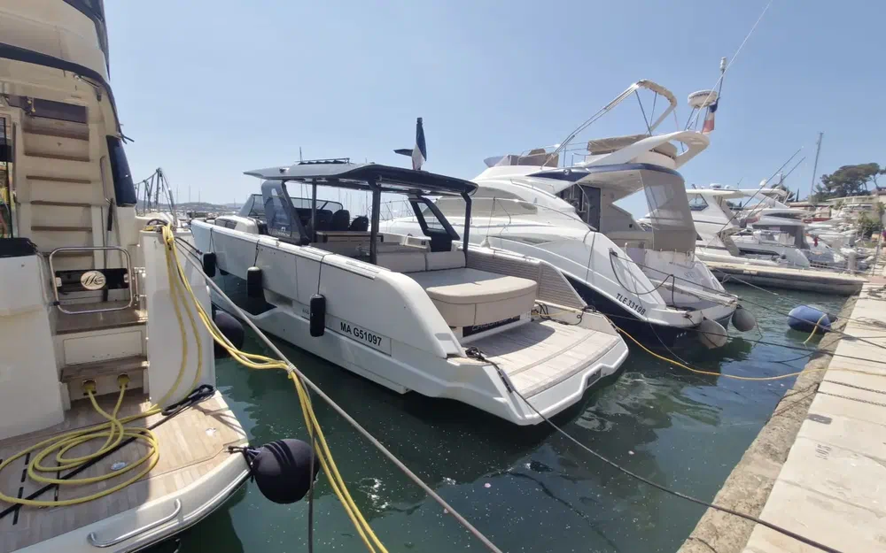 slider 24 Cranchi A46 Luxury Tender