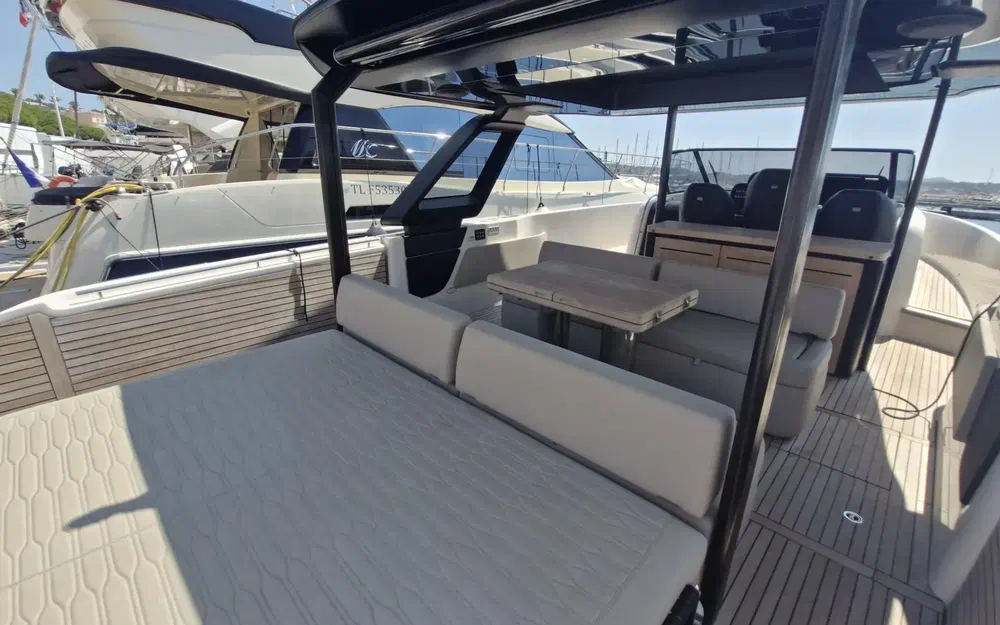 slider 25 Cranchi A46 Luxury Tender