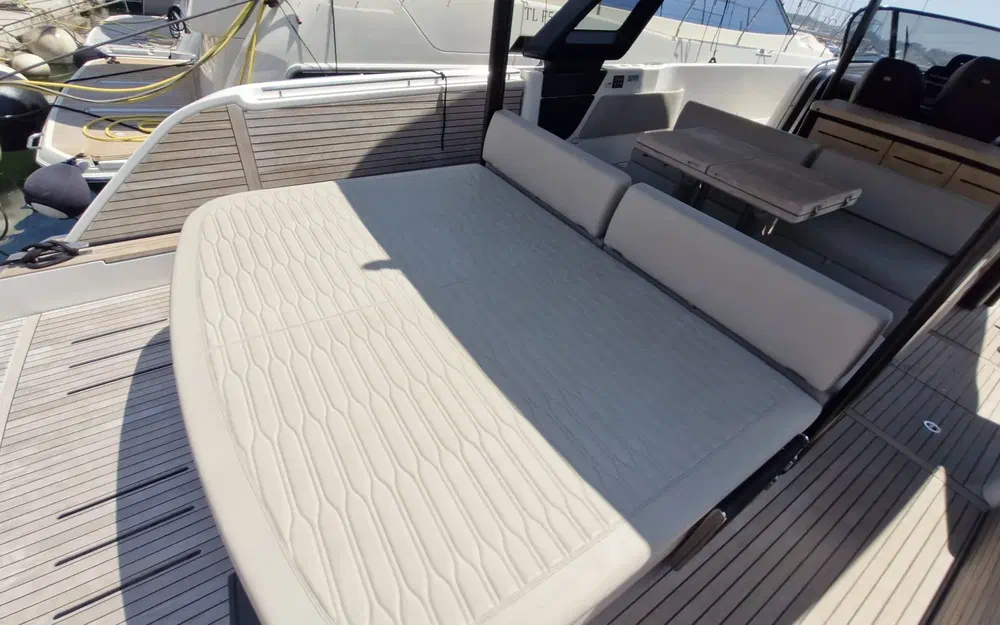 slider 2 Cranchi A46 Luxury Tender