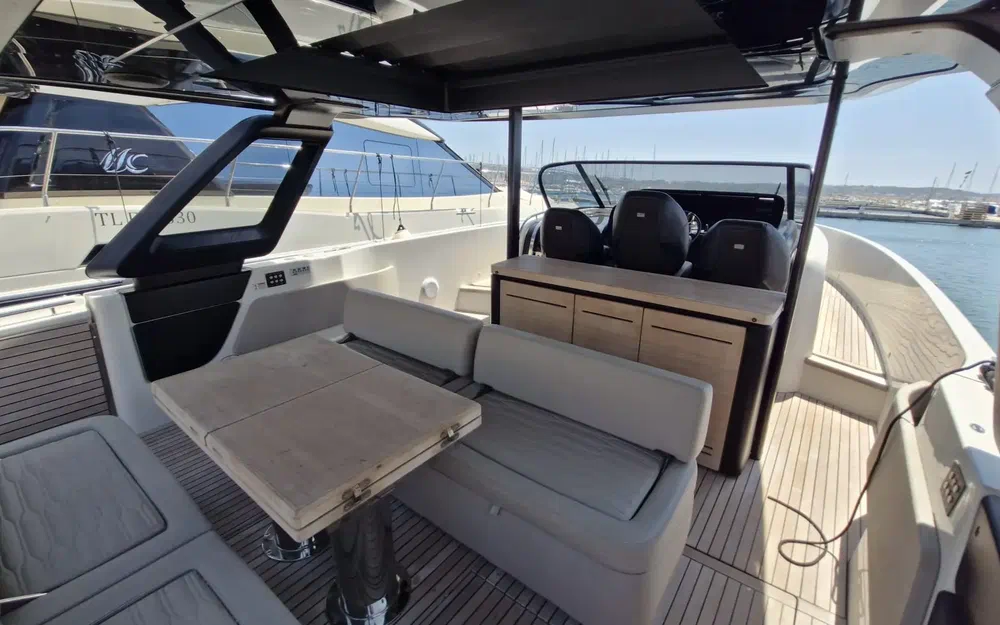 slider 4 Cranchi A46 Luxury Tender