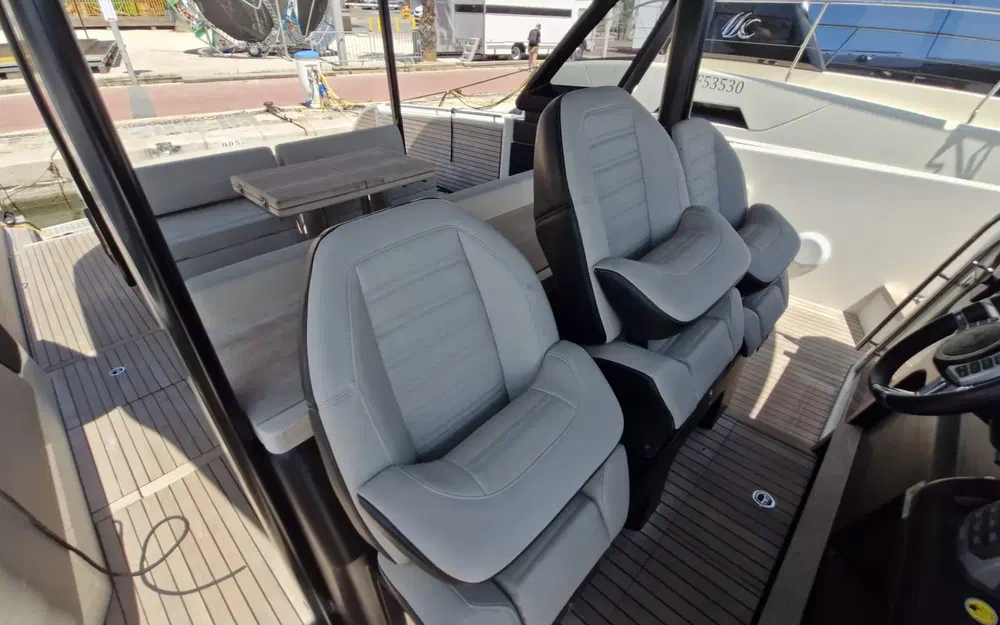 slider 6 Cranchi A46 Luxury Tender