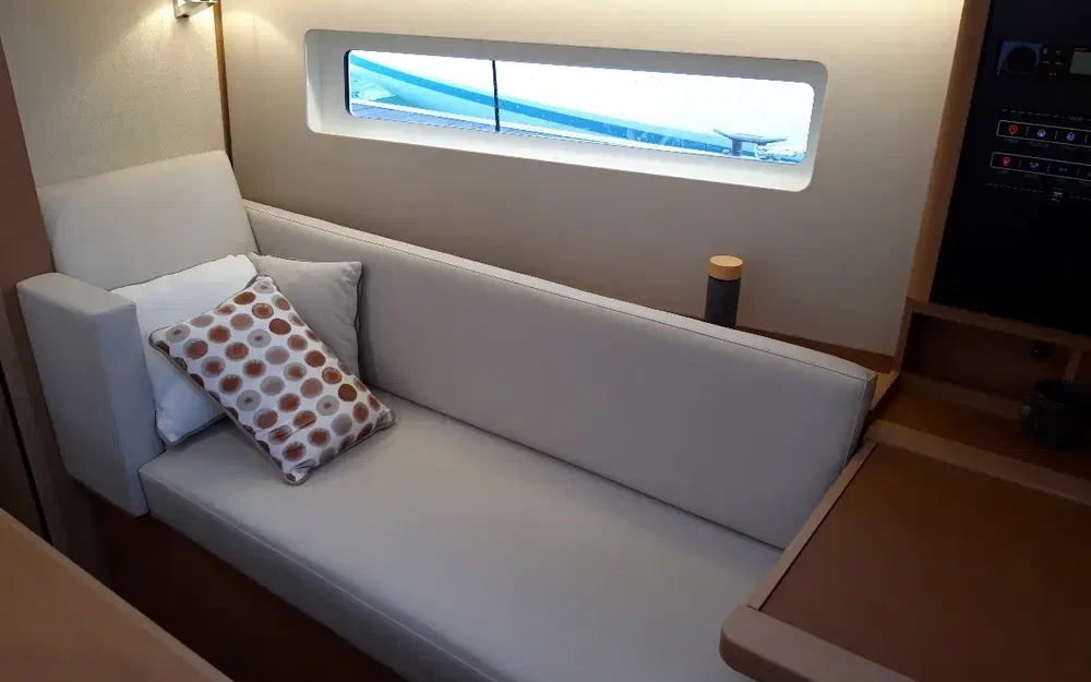 slider 13 Jeanneau Sun Odyssey 380