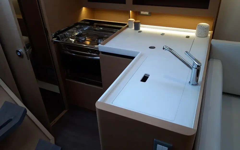 slider 15 Jeanneau Sun Odyssey 380
