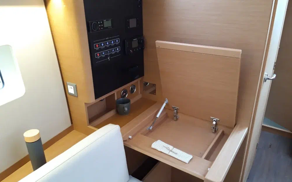 slider 18 Jeanneau Sun Odyssey 380