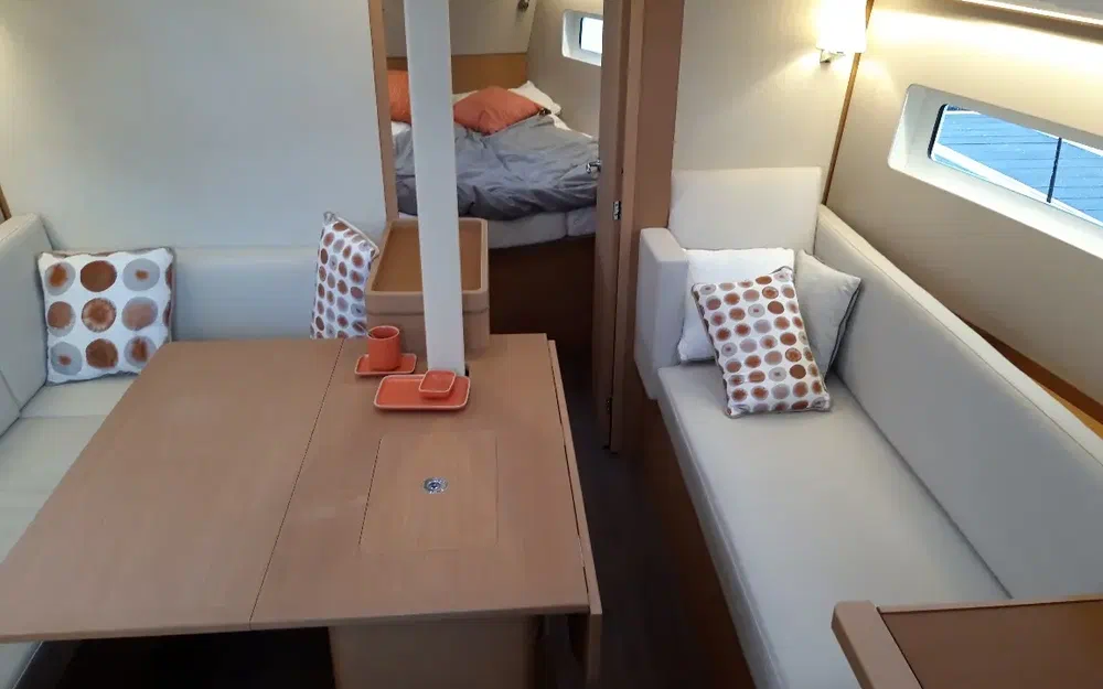 slider 19 Jeanneau Sun Odyssey 380