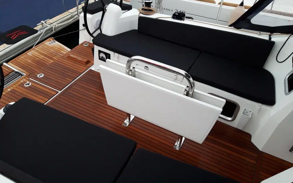 slider 7 Jeanneau Sun Odyssey 380