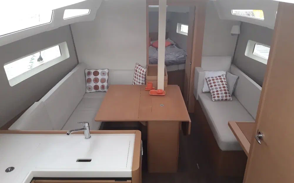 slider 8 Jeanneau Sun Odyssey 380