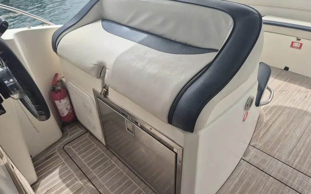 slider 18 Nuova Jolly Prince 35 Sport Cabin
