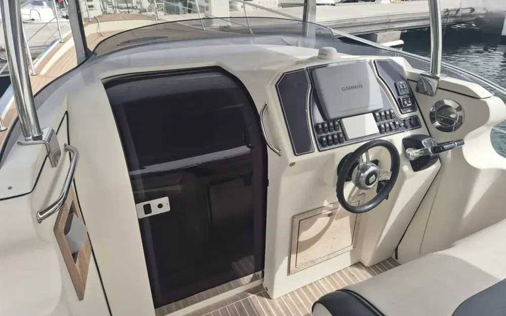 slider 8 Nuova Jolly Prince 35 Sport Cabin