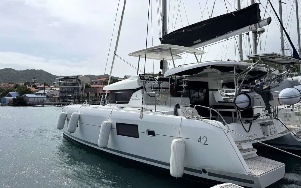 slider 0 Lagoon 42