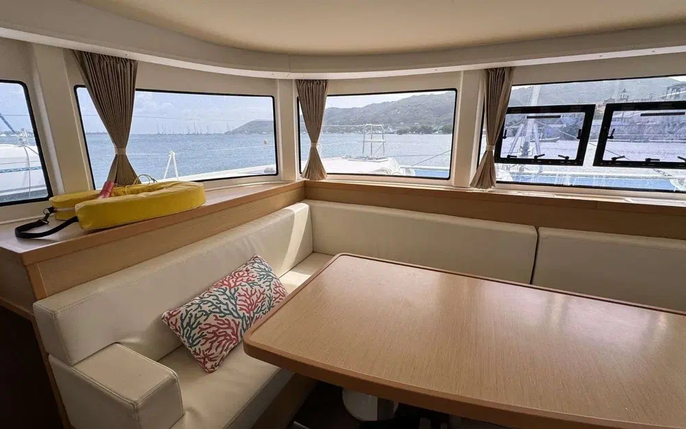 slider 27 Lagoon 42