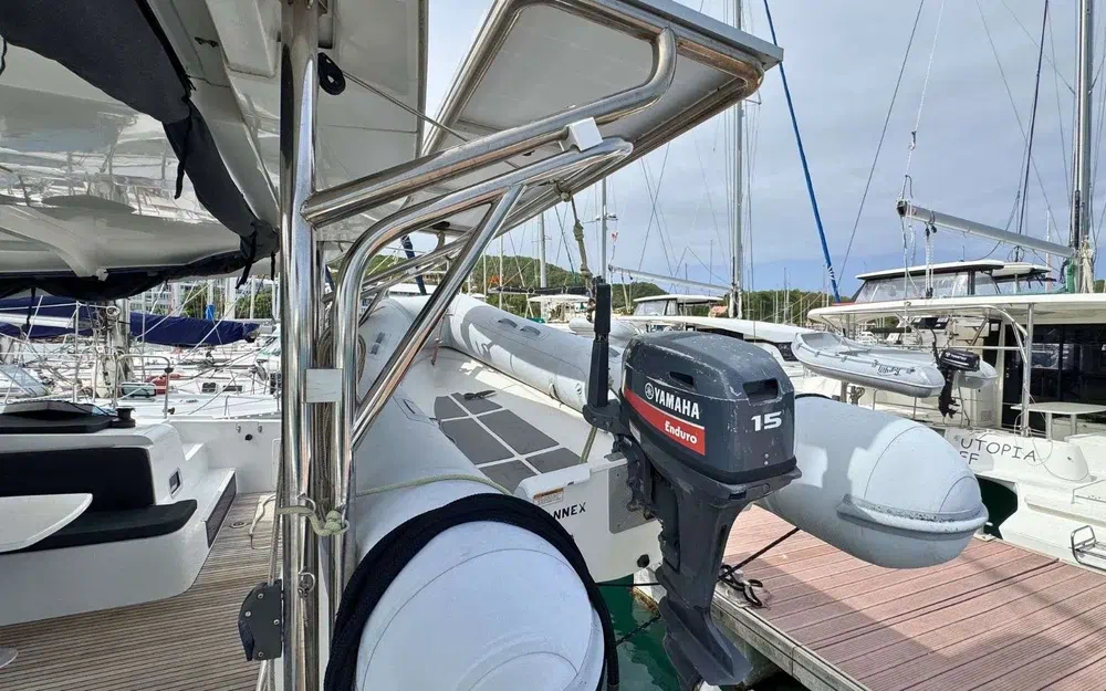 slider 6 Lagoon 42