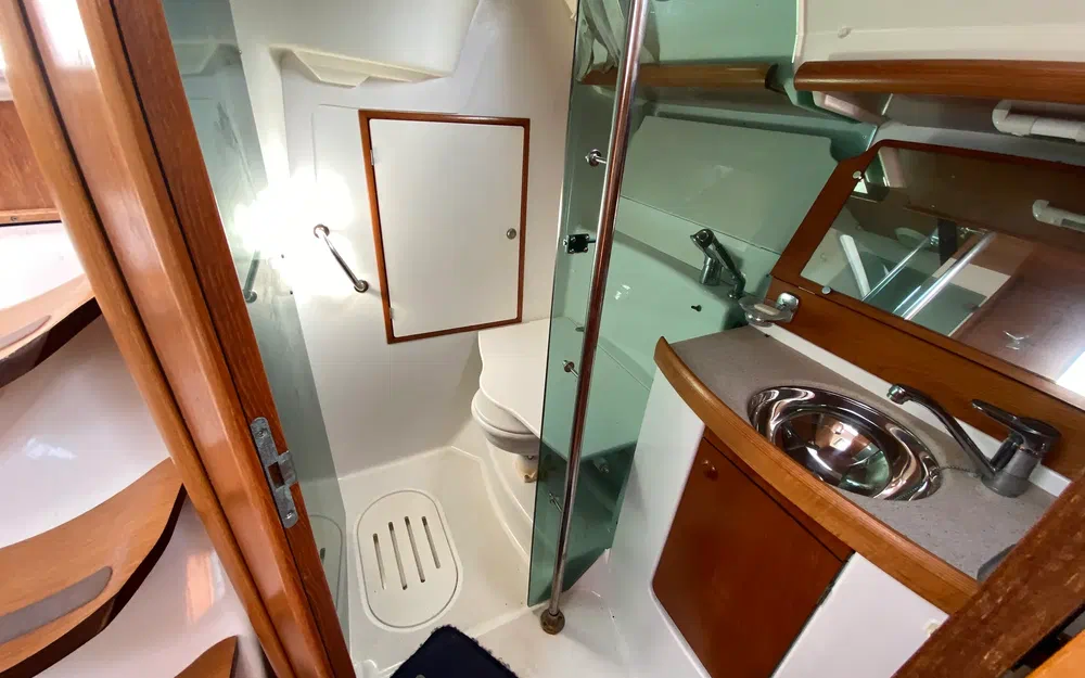 slider 8 Jeanneau Sun Odyssey 35