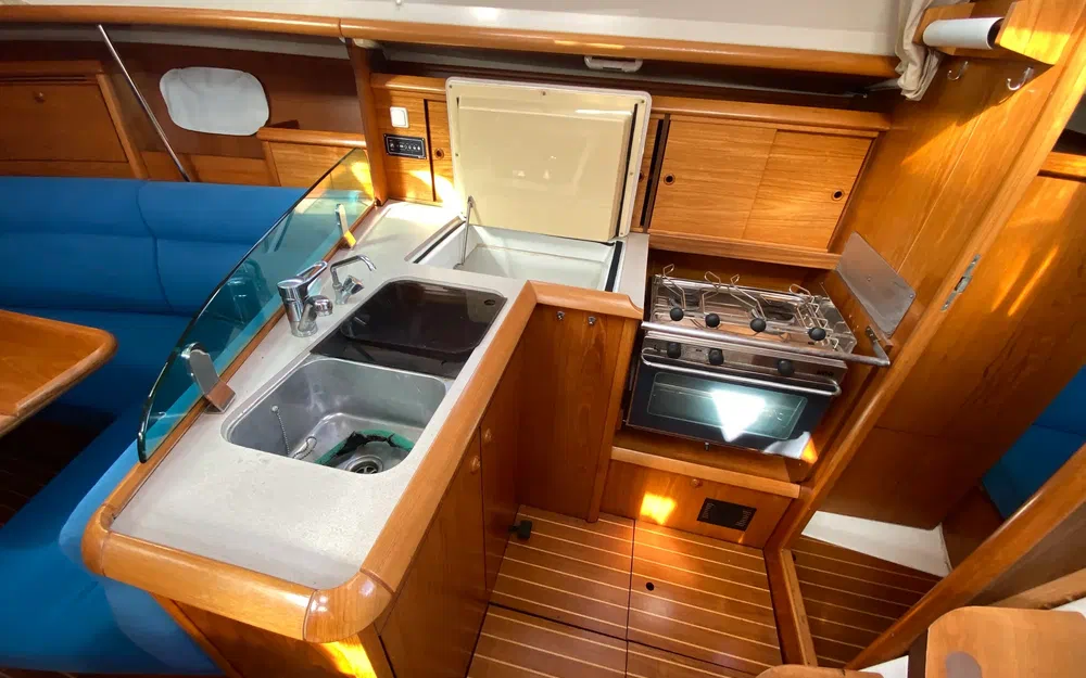 slider 7 Jeanneau Sun Odyssey 35