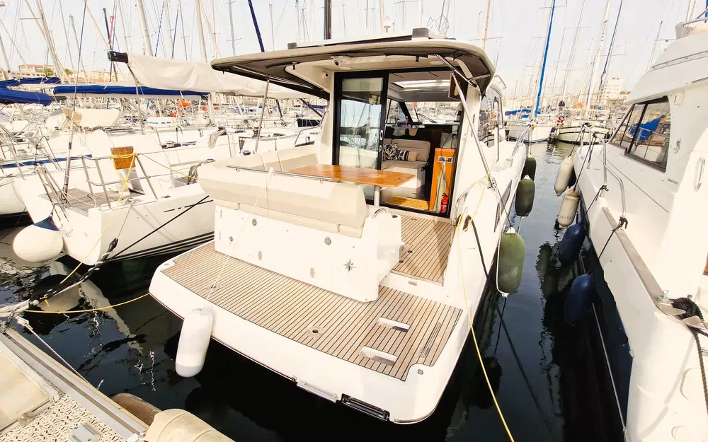 slider 1 Jeanneau NC 33