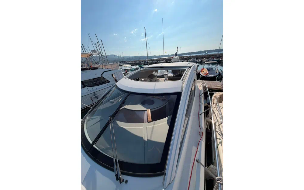 slider 12 Jeanneau Prestige 30 S
