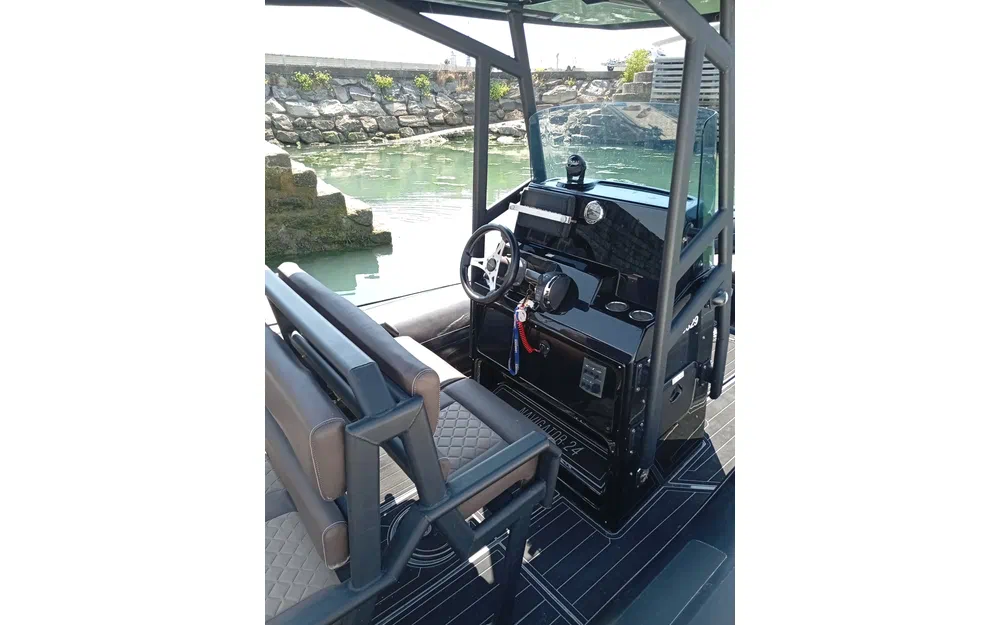 slider 6 Brig Navigator 24