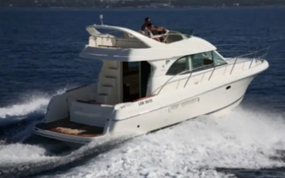 slider 1 Jeanneau Prestige 36 Fly