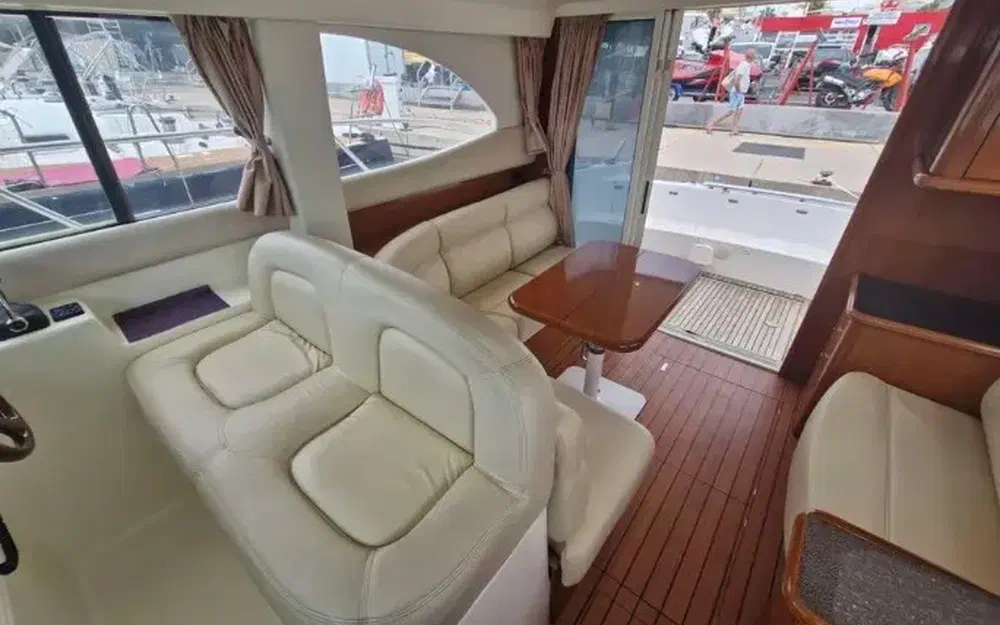 slider 4 Jeanneau Prestige 36 Fly