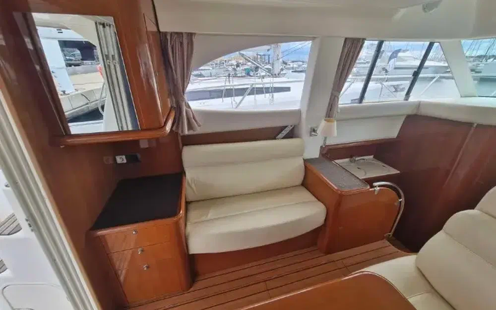 slider 5 Jeanneau Prestige 36 Fly