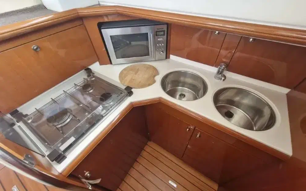 slider 6 Jeanneau Prestige 36 Fly