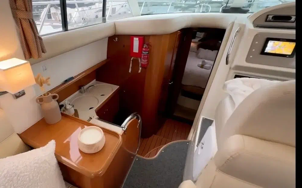 slider 7 Jeanneau Prestige 36 Fly