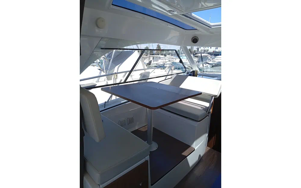 slider 9 Beneteau Antares 9 OB