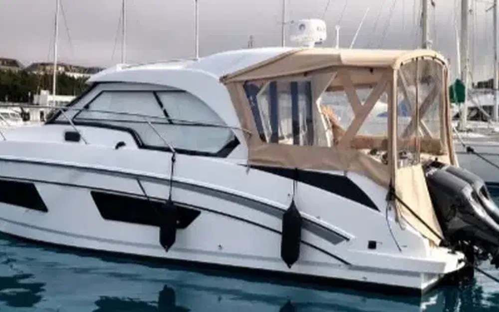 slider 1 Beneteau Antares 9 OB