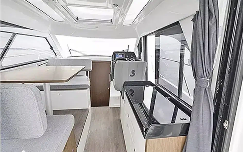 slider 2 Beneteau Antares 9 OB