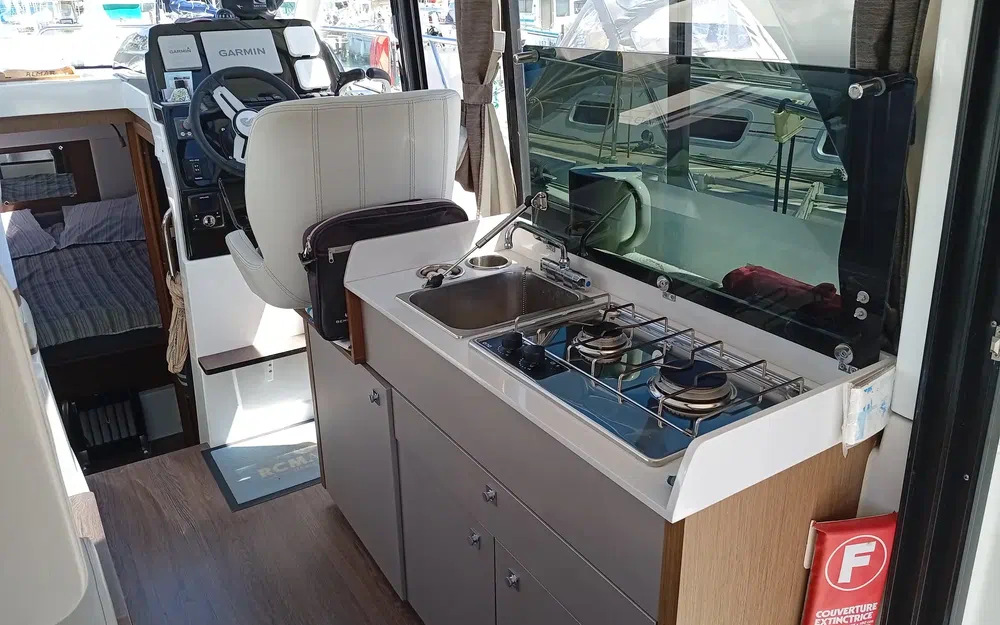 slider 3 Beneteau Antares 9 OB