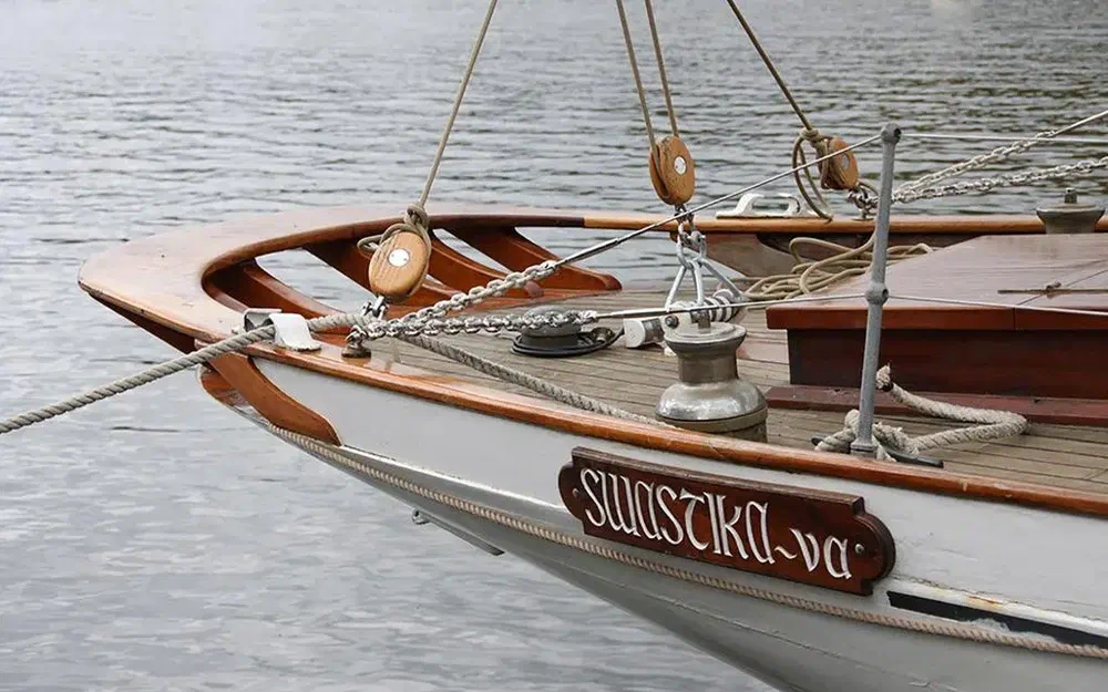 slider 3 Gill and Sons Yacht Classique