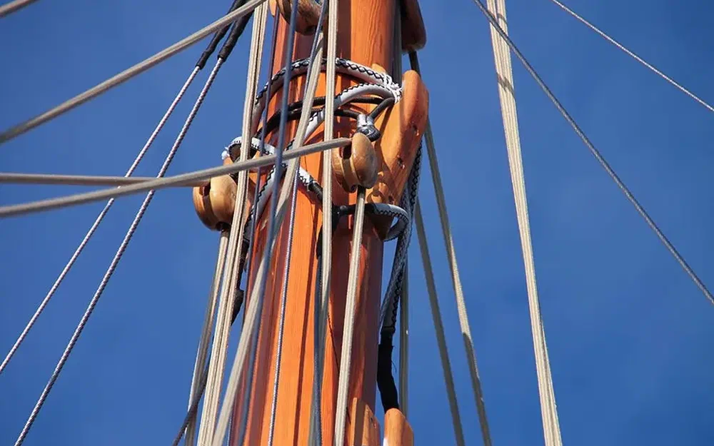 slider 4 Gill and Sons Yacht Classique