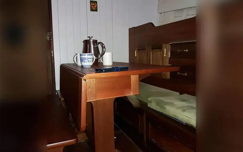 slider 6 Gill and Sons Yacht Classique