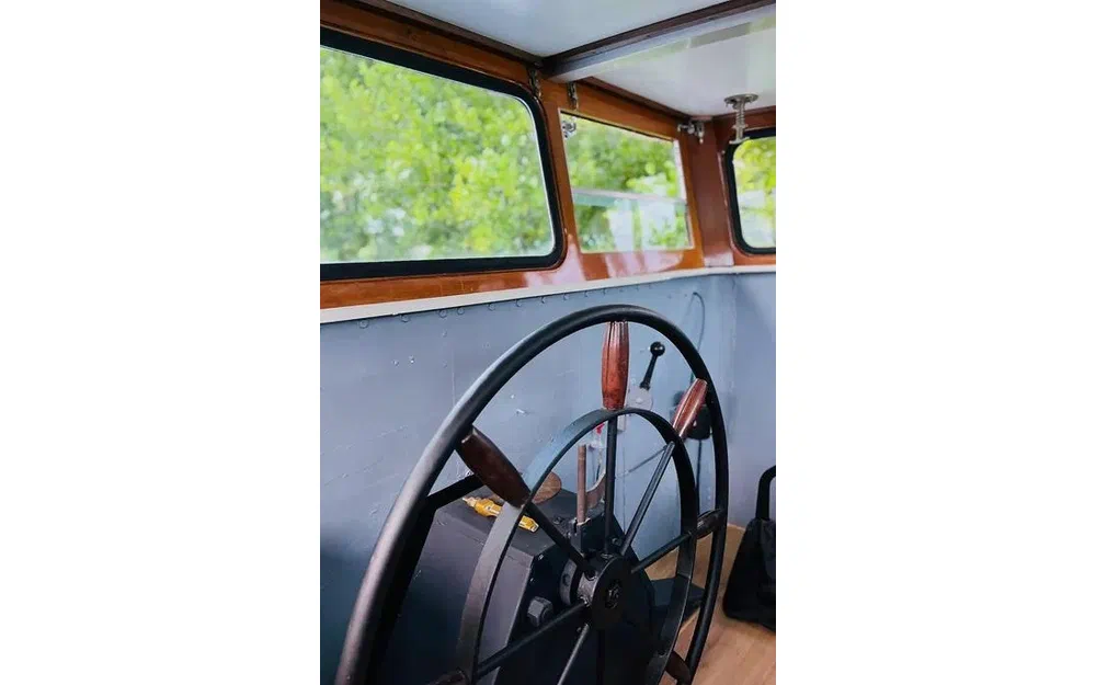slider 27 Custom Péniche Freycinet (30 m)
