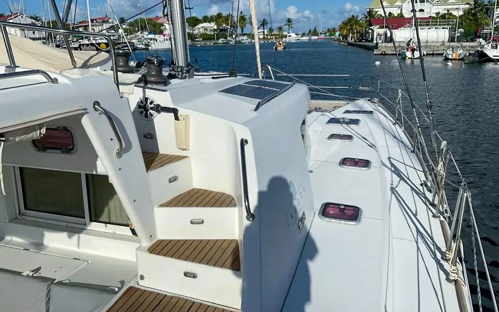 slider 17 Lagoon 440