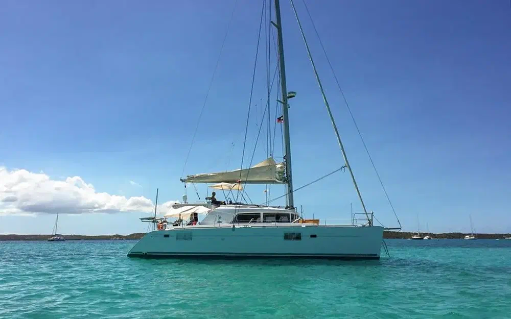 slider 1 Lagoon 440