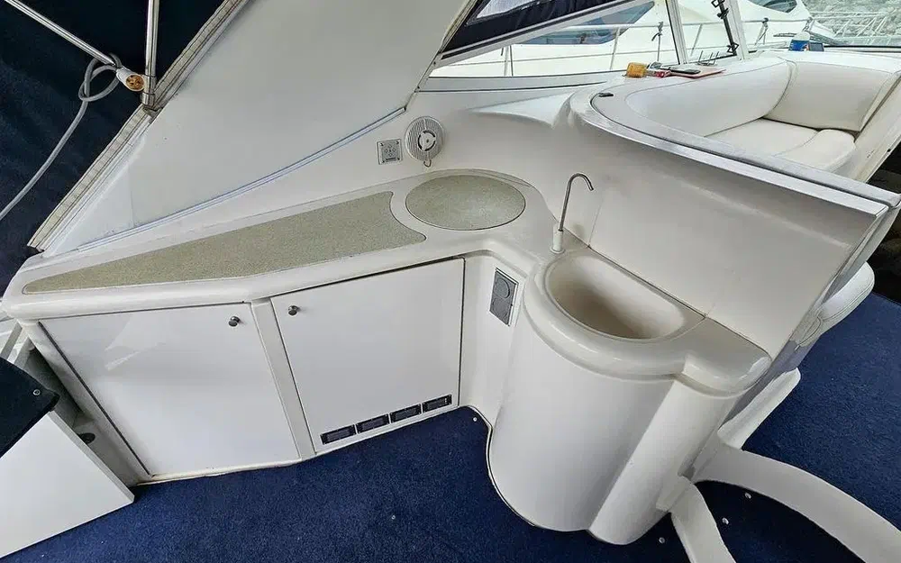 slider 11 Cruisers Yachts 4270 Esprit