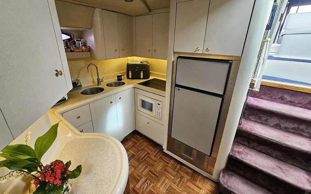 slider 17 Cruisers Yachts 4270 Esprit
