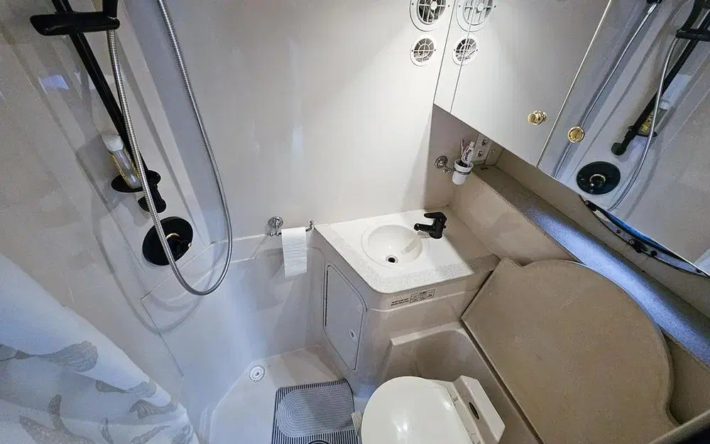 slider 24 Cruisers Yachts 4270 Esprit
