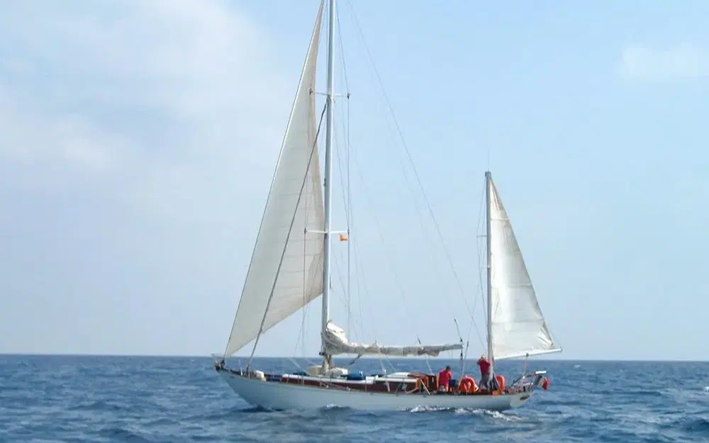 slider 0 Berthon Yachts Classique Plan Holman