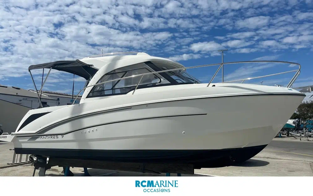 slider 0 Beneteau Antares 7 OB