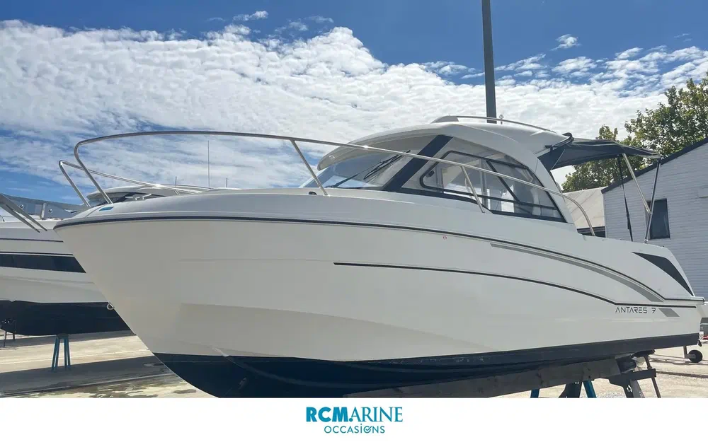 slider 1 Beneteau Antares 7 OB