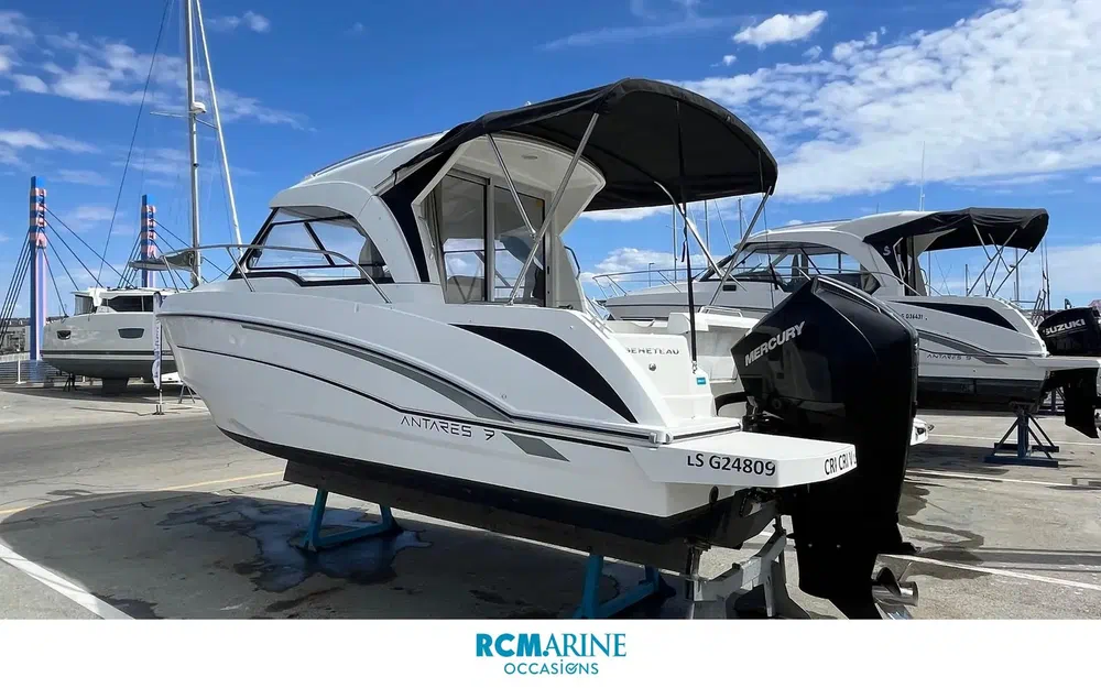 slider 2 Beneteau Antares 7 OB