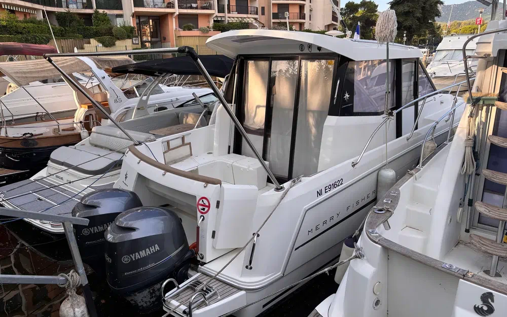 slider 0 Jeanneau Merry Fisher 855