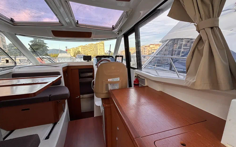 slider 11 Jeanneau Merry Fisher 855