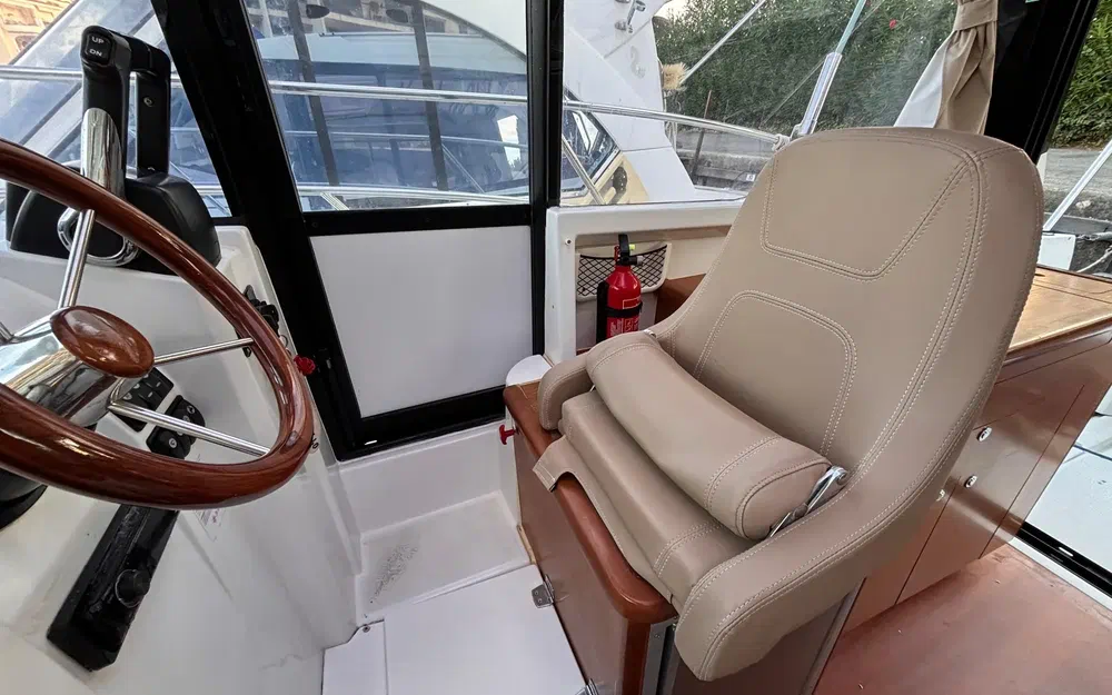 slider 17 Jeanneau Merry Fisher 855