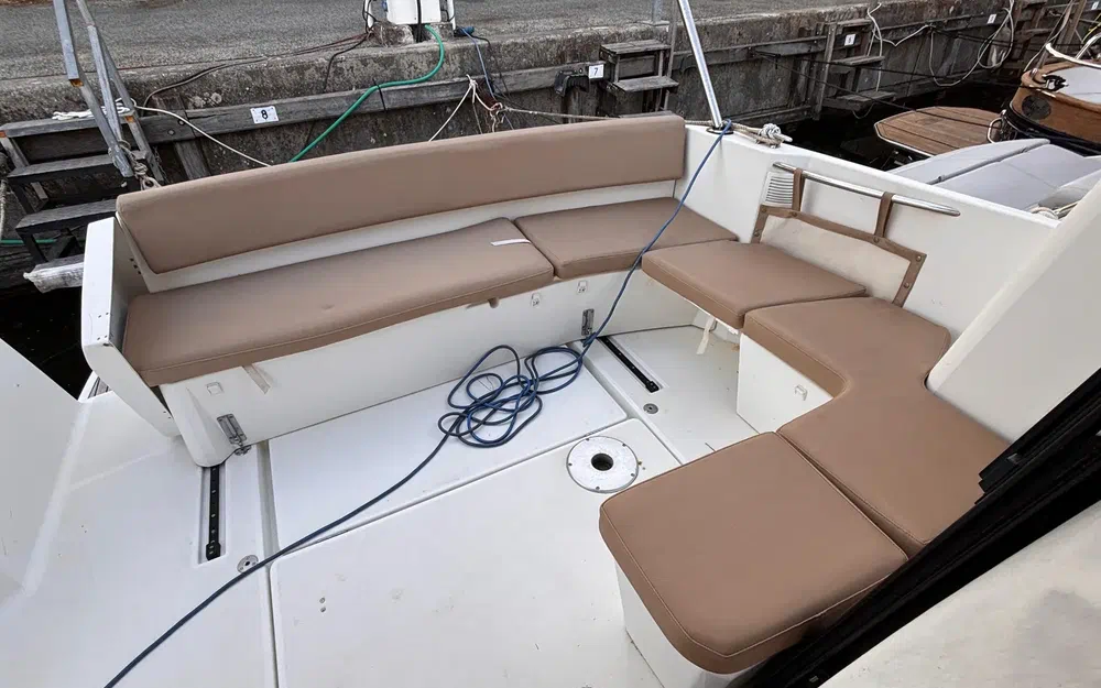 slider 6 Jeanneau Merry Fisher 855
