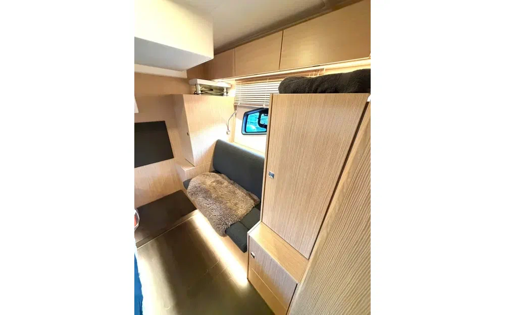 slider 16 Bavaria SR41 HT
