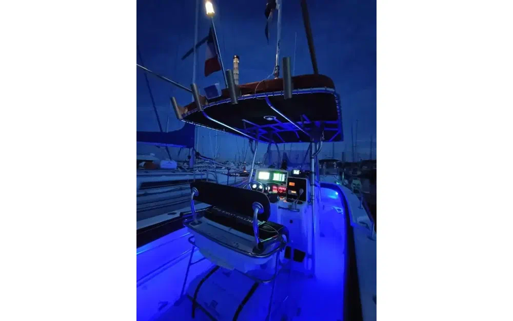 slider 16 Boston Whaler 26 Outrage